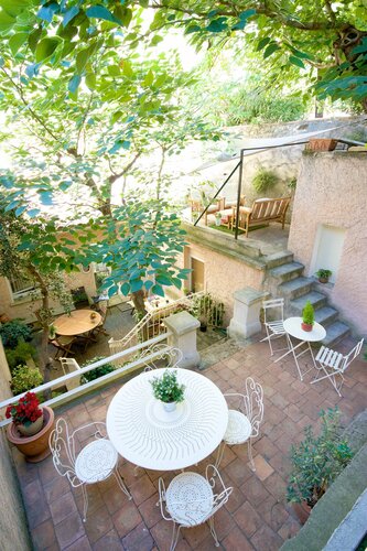 Внешний вид отеля Azur в Марсели, фото 2