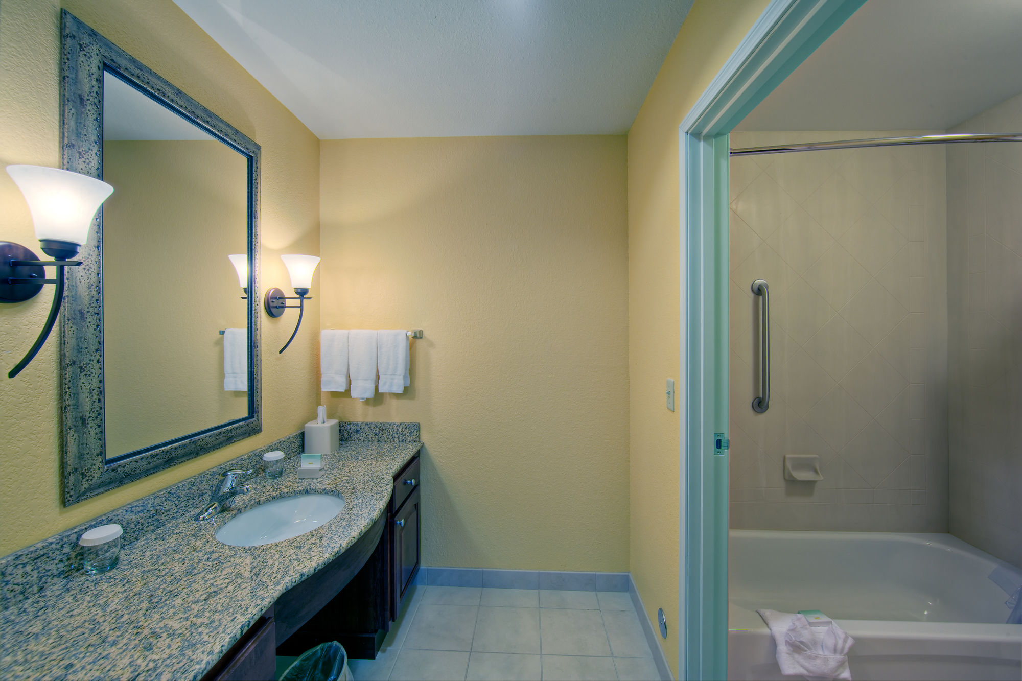 Фото Homewood Suites by Hilton Fort Collins
