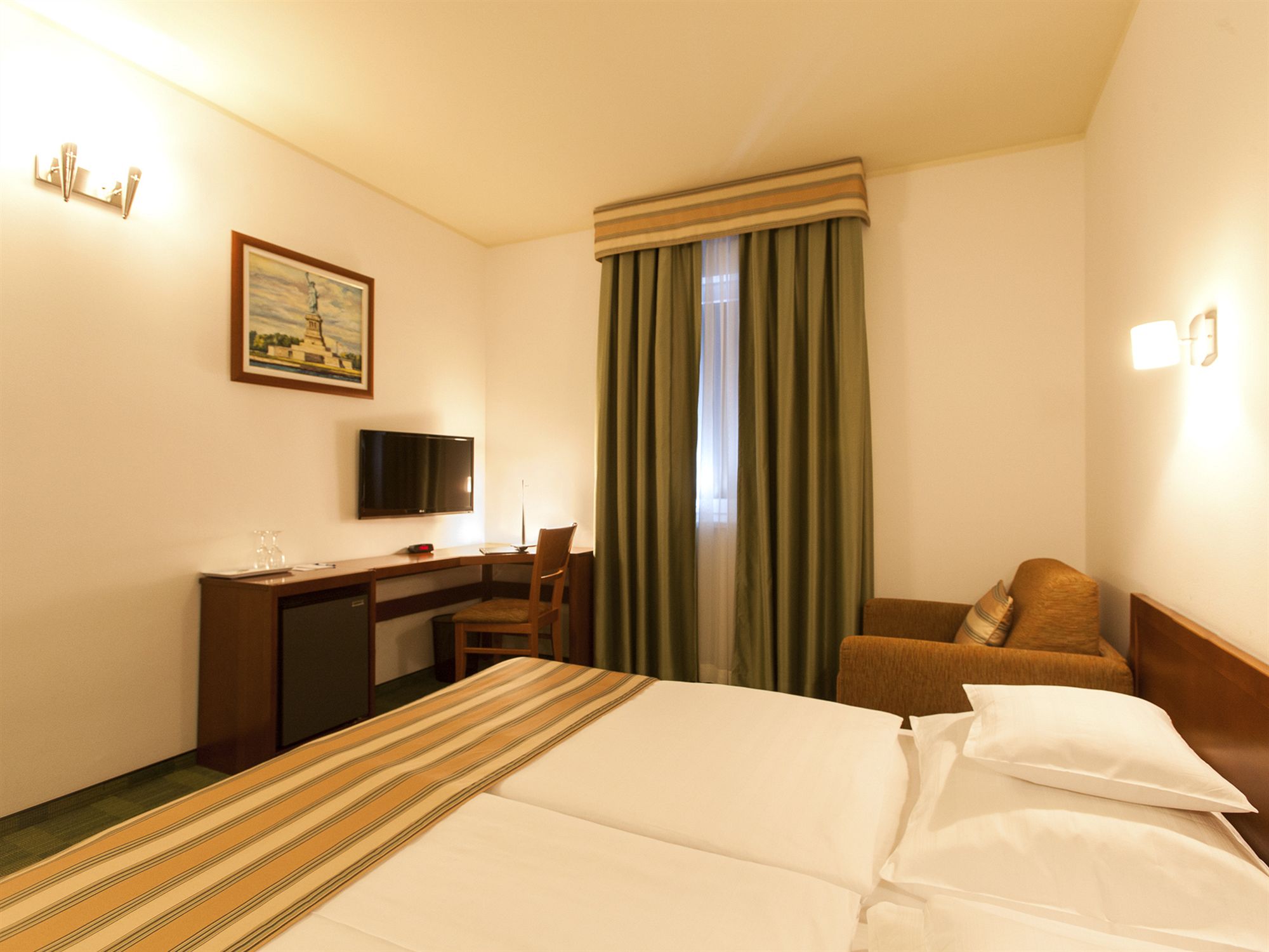 Фото Best Western Airport Hotel Stella