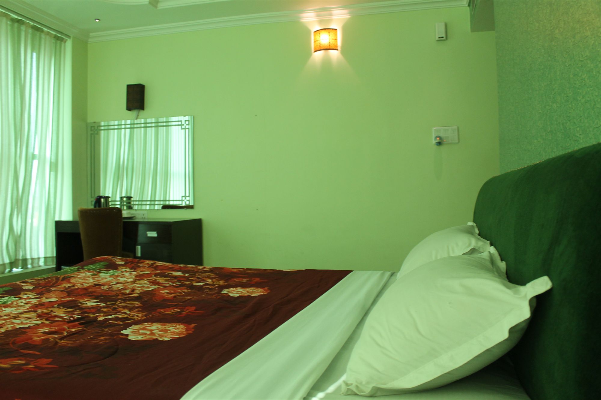 Фото Hotel Galaxy Intercontinental