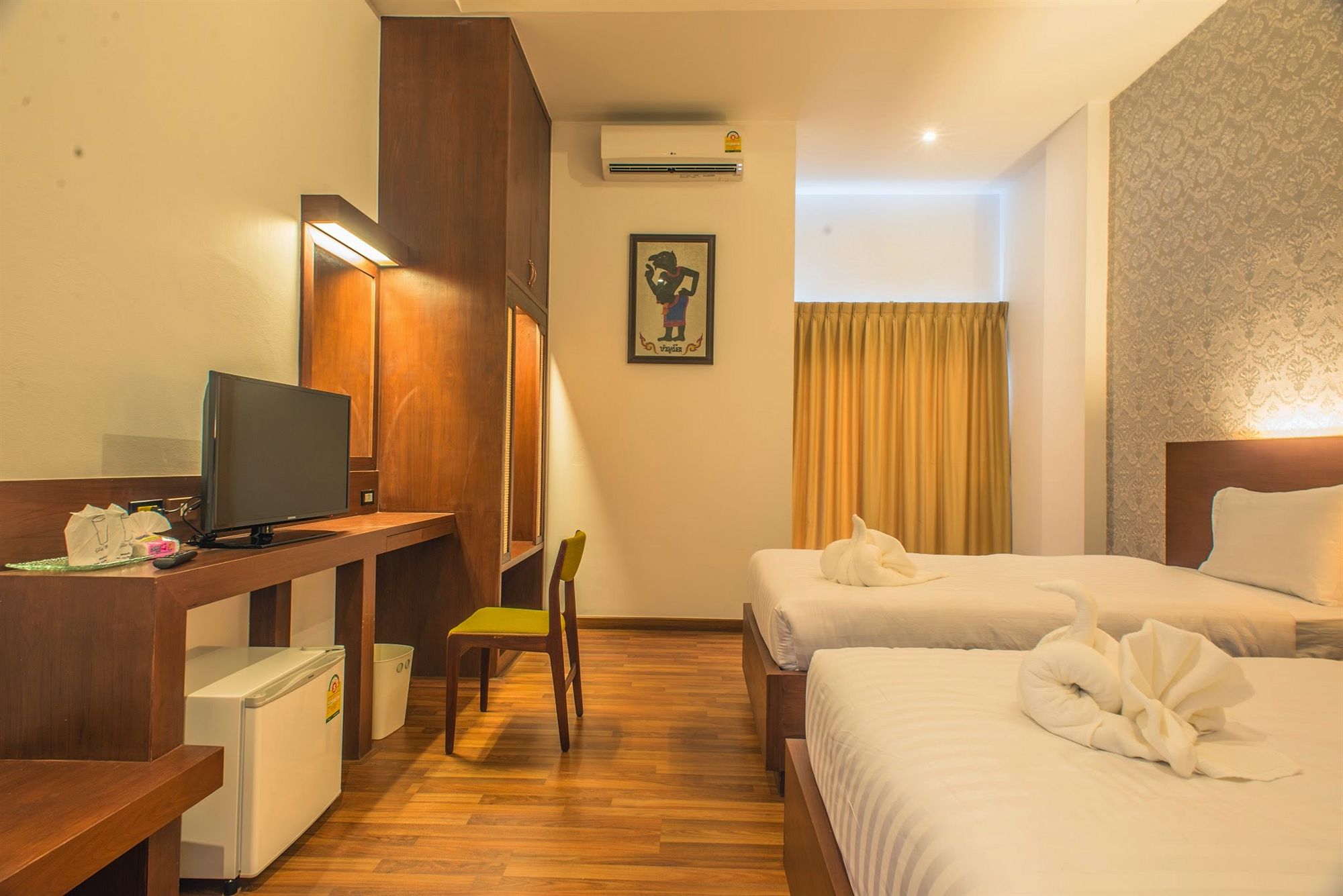 Фото отеля 2