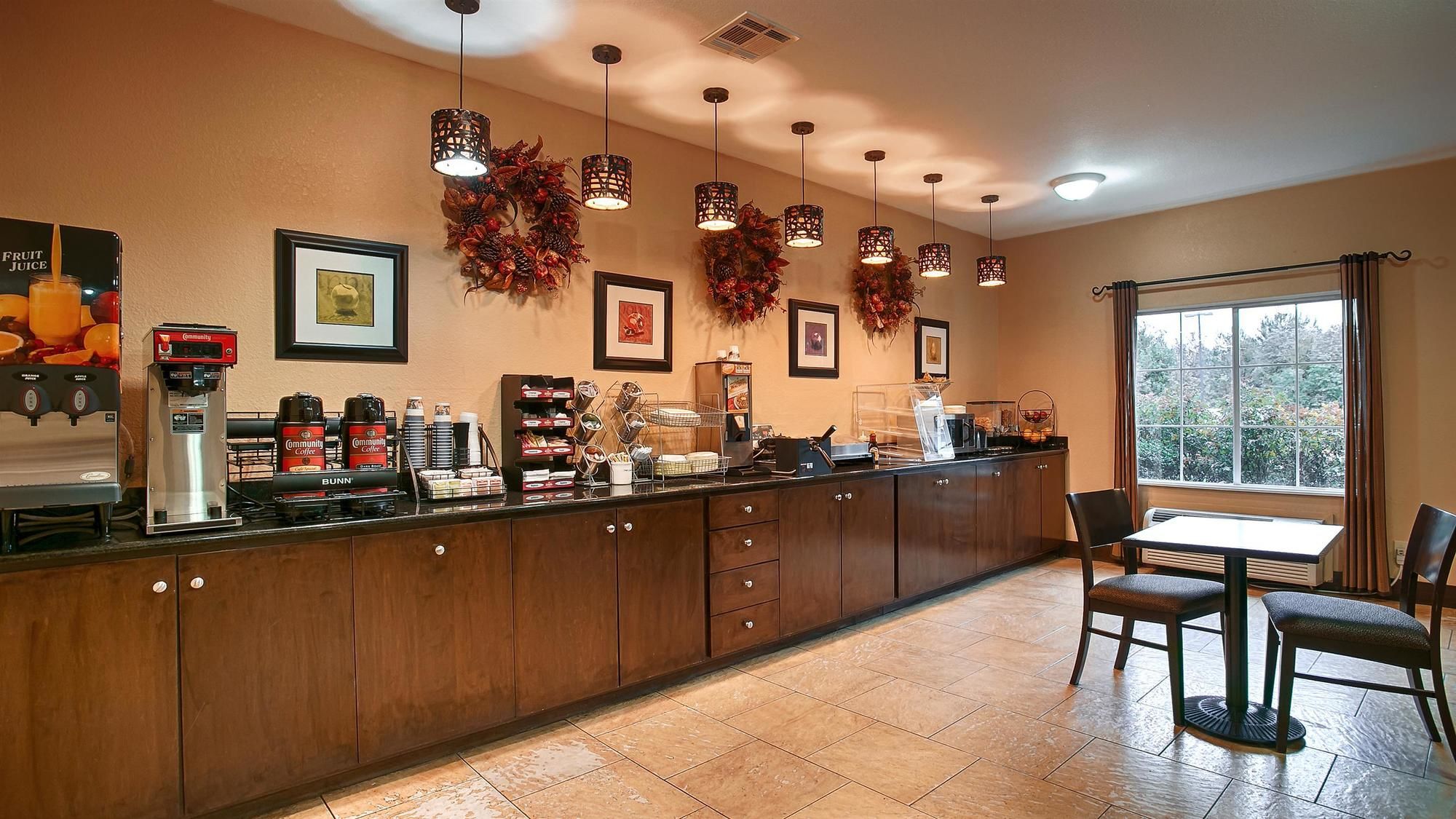 Фото Best Western Oakdale Inn