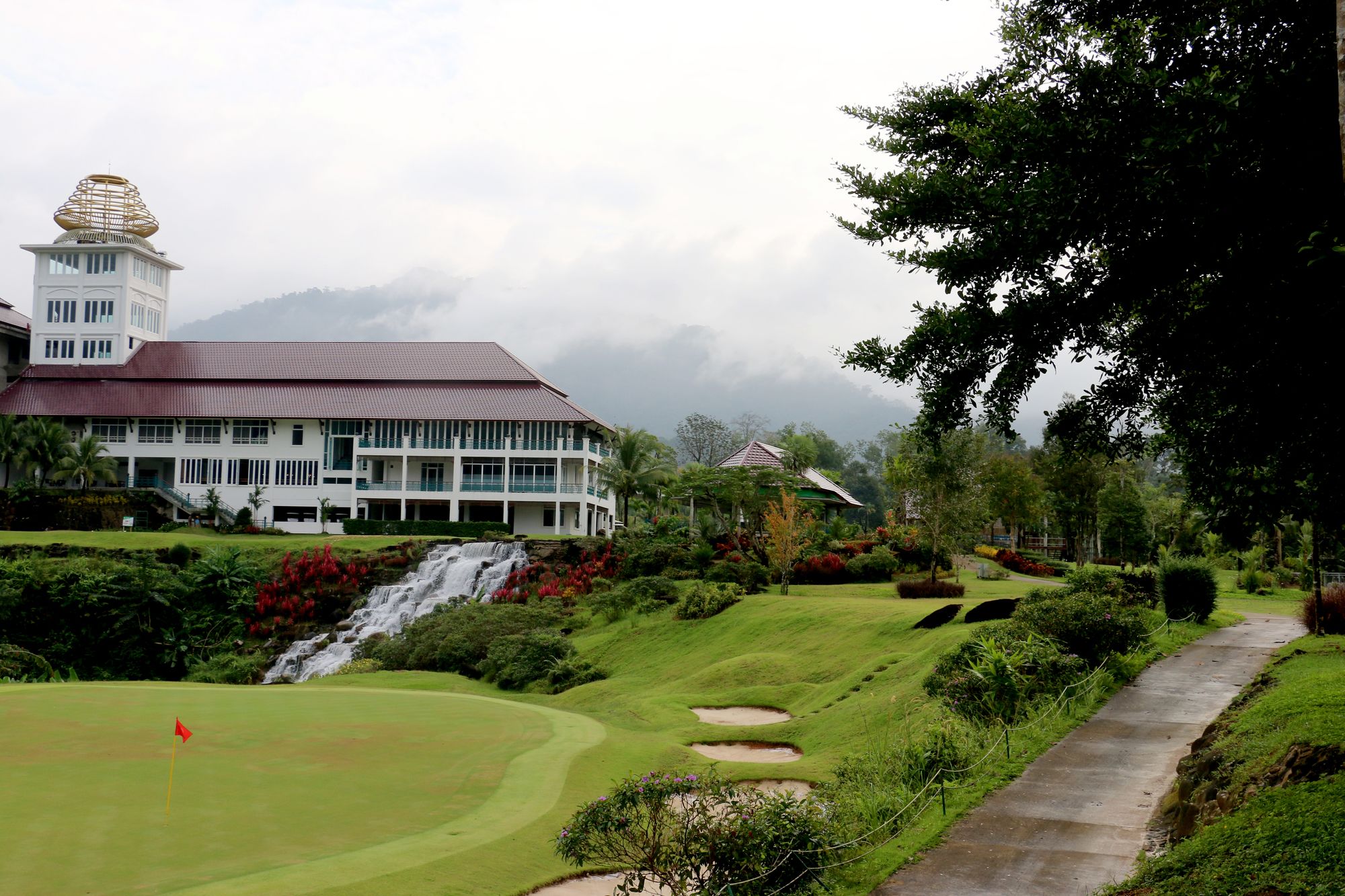 Фото отеля 1