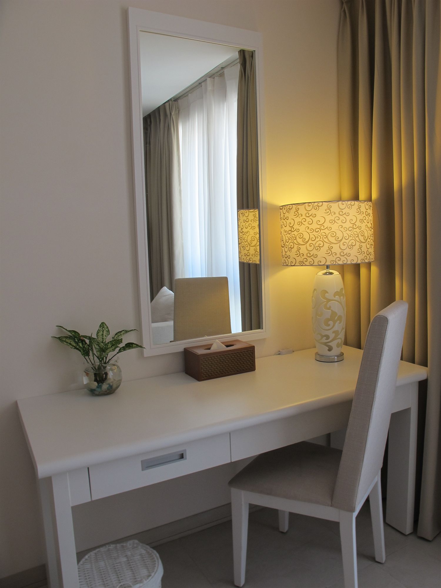 Фото Nhi Phi Hotel