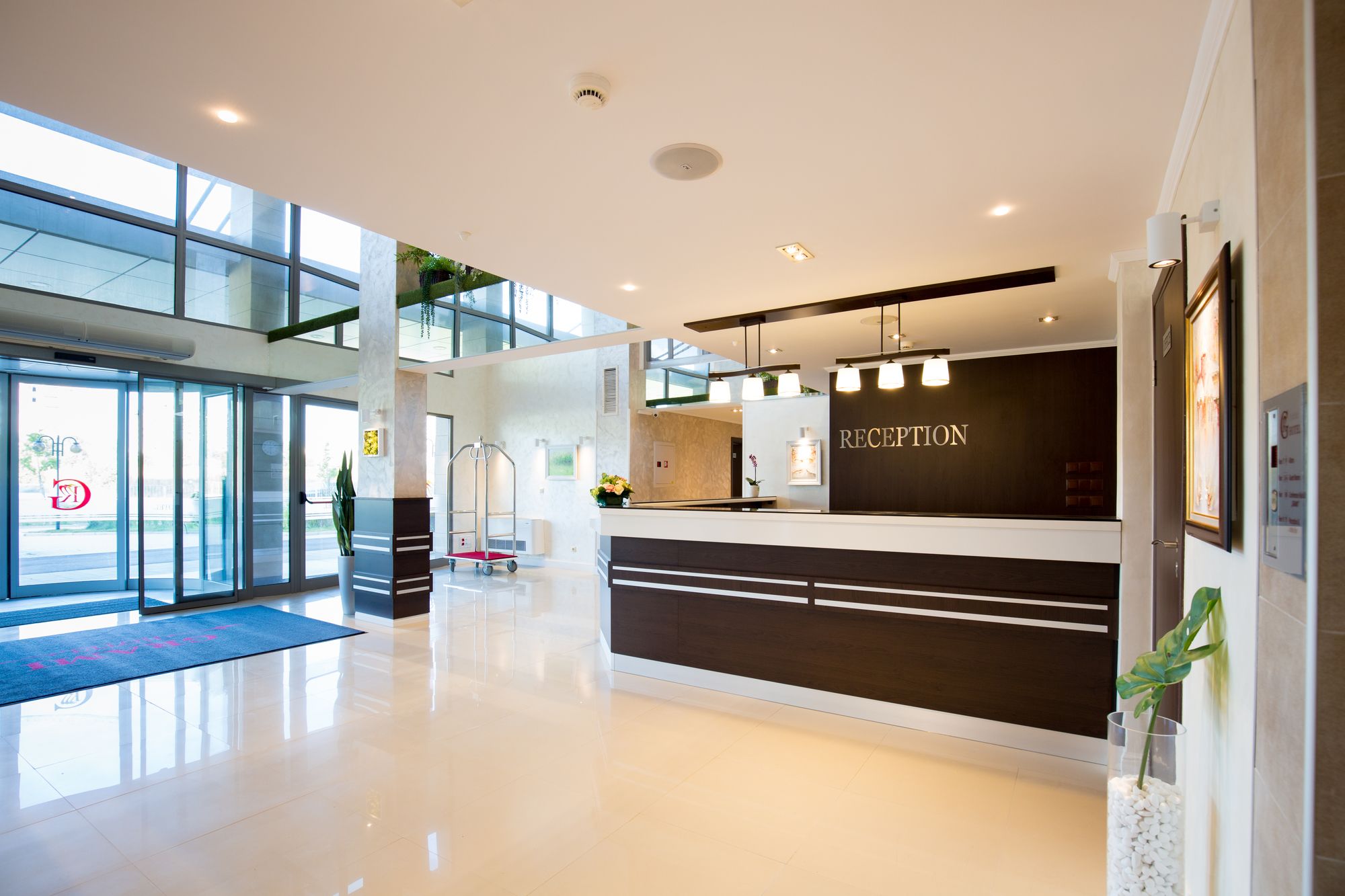 Фото Grami Hotel Sofia