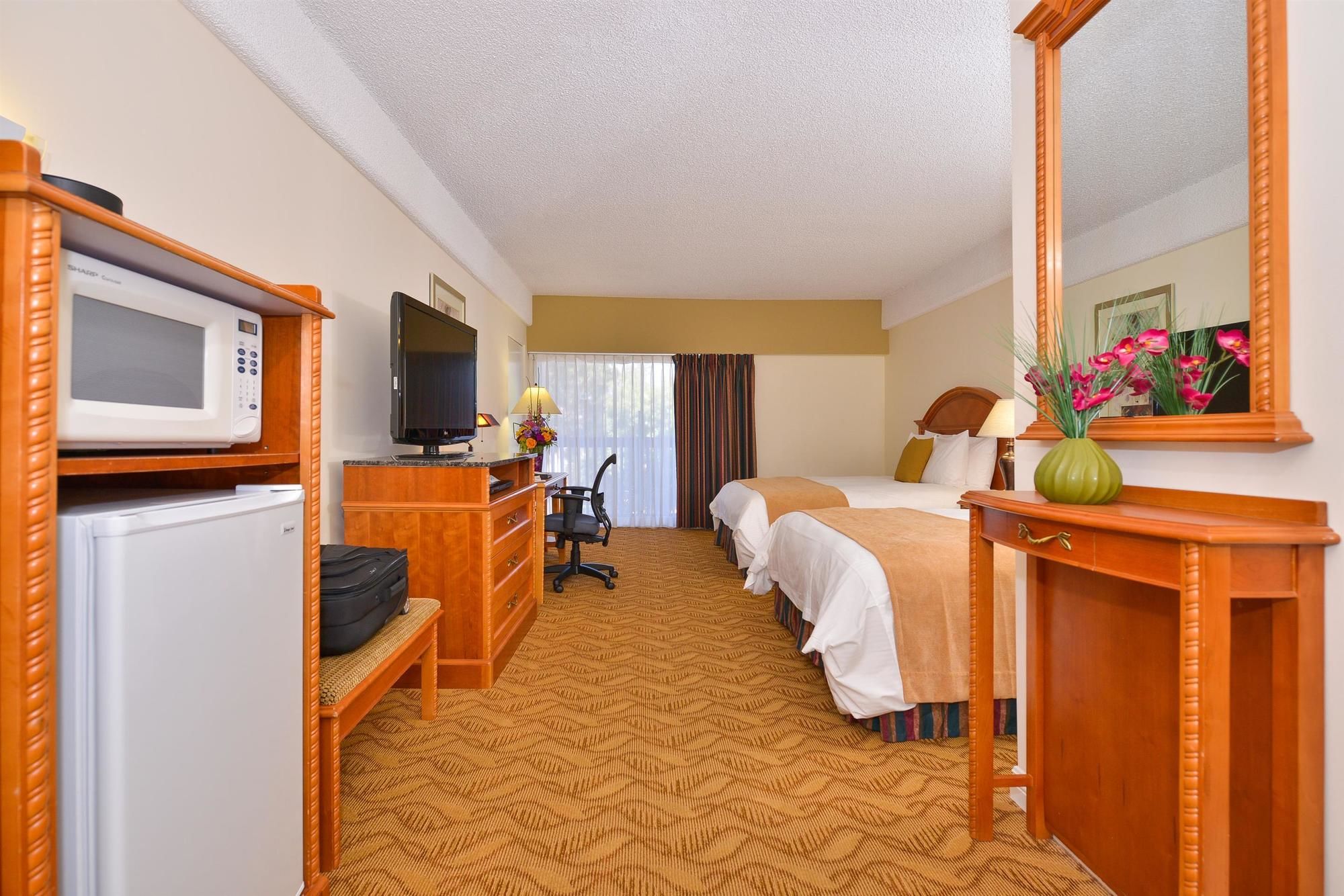 Фото Best Western Plus Thousand Oaks Inn