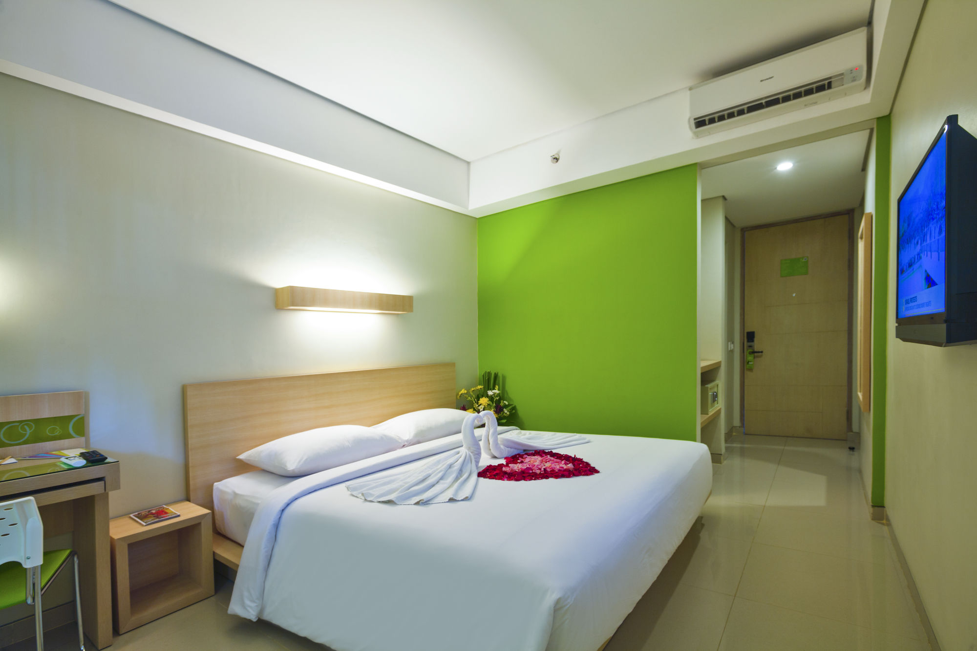 Фото Grandmas Plus Hotel Airport