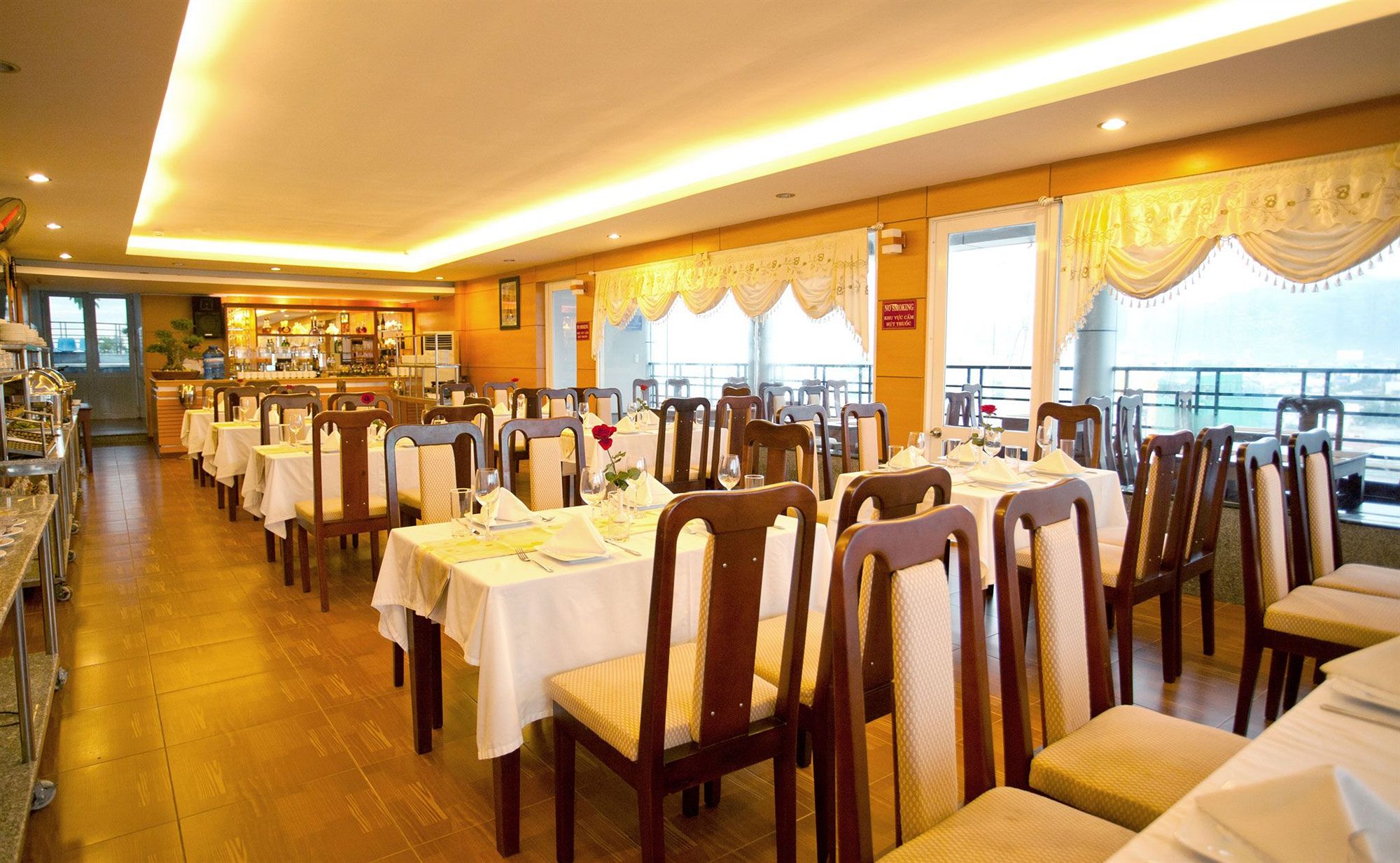 Фото Nhat Thanh Hotel