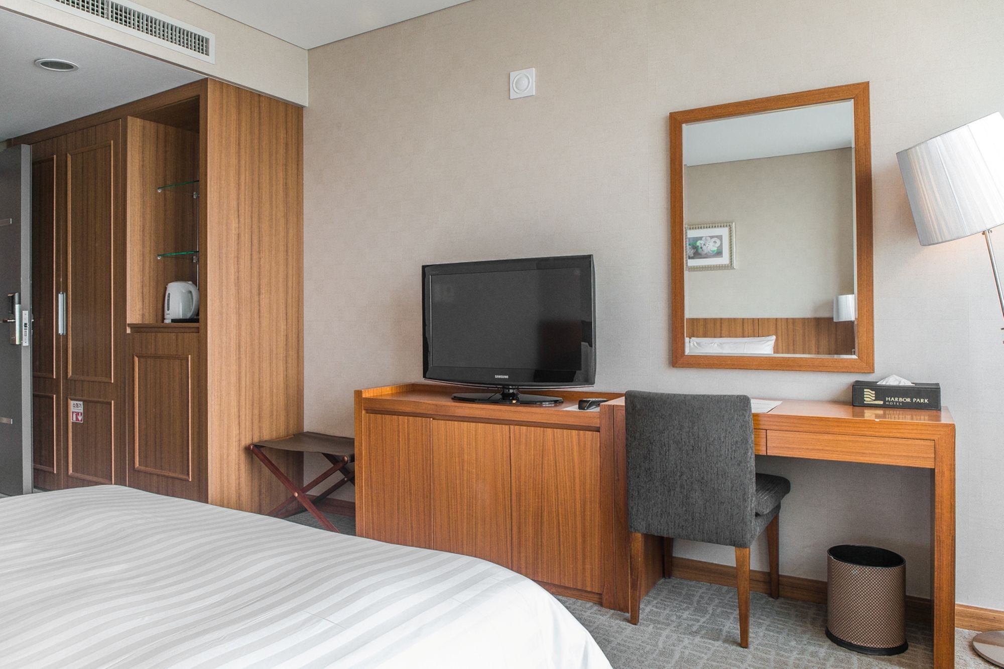 Фото Harbor Park Hotel