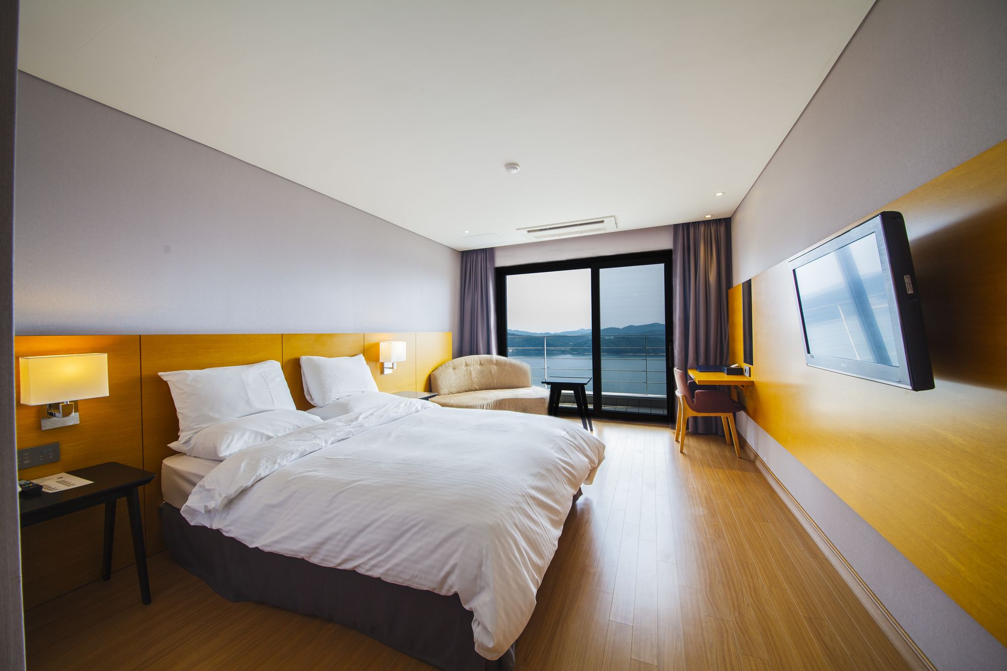 Фото Asia Lakeside Hotel