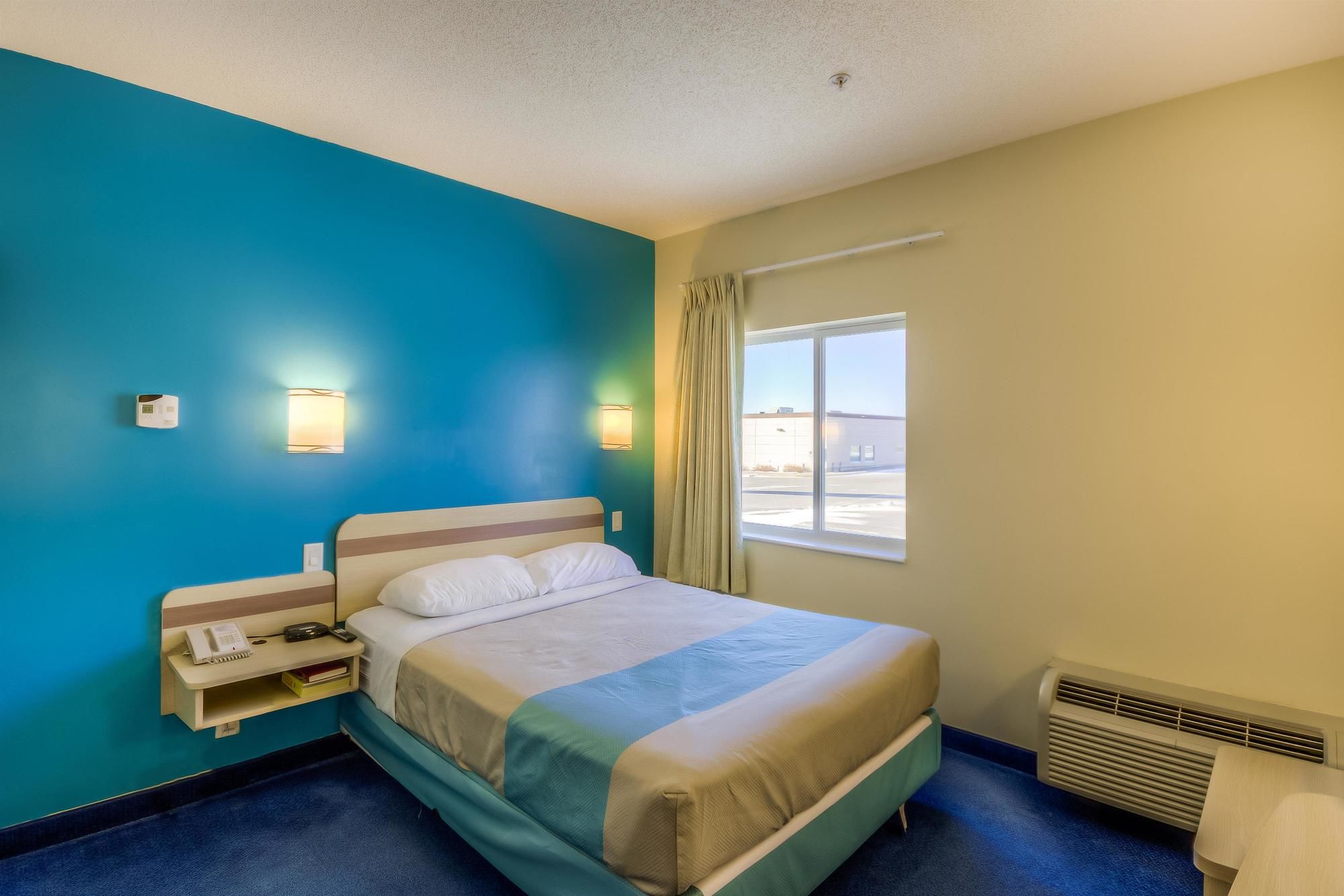 Фото Motel 6 Estevan Sk