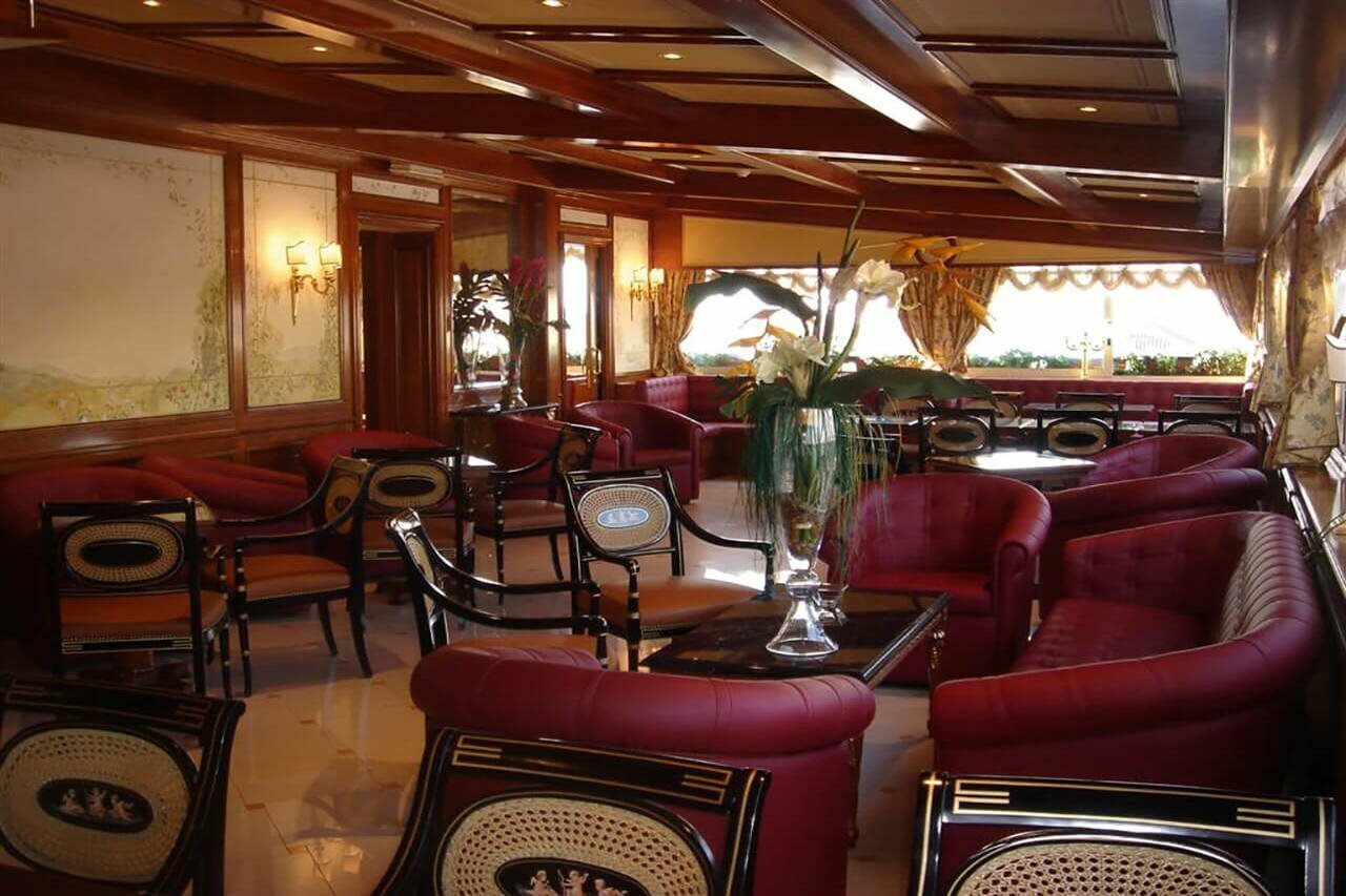 Фото Champagne Palace Hotel