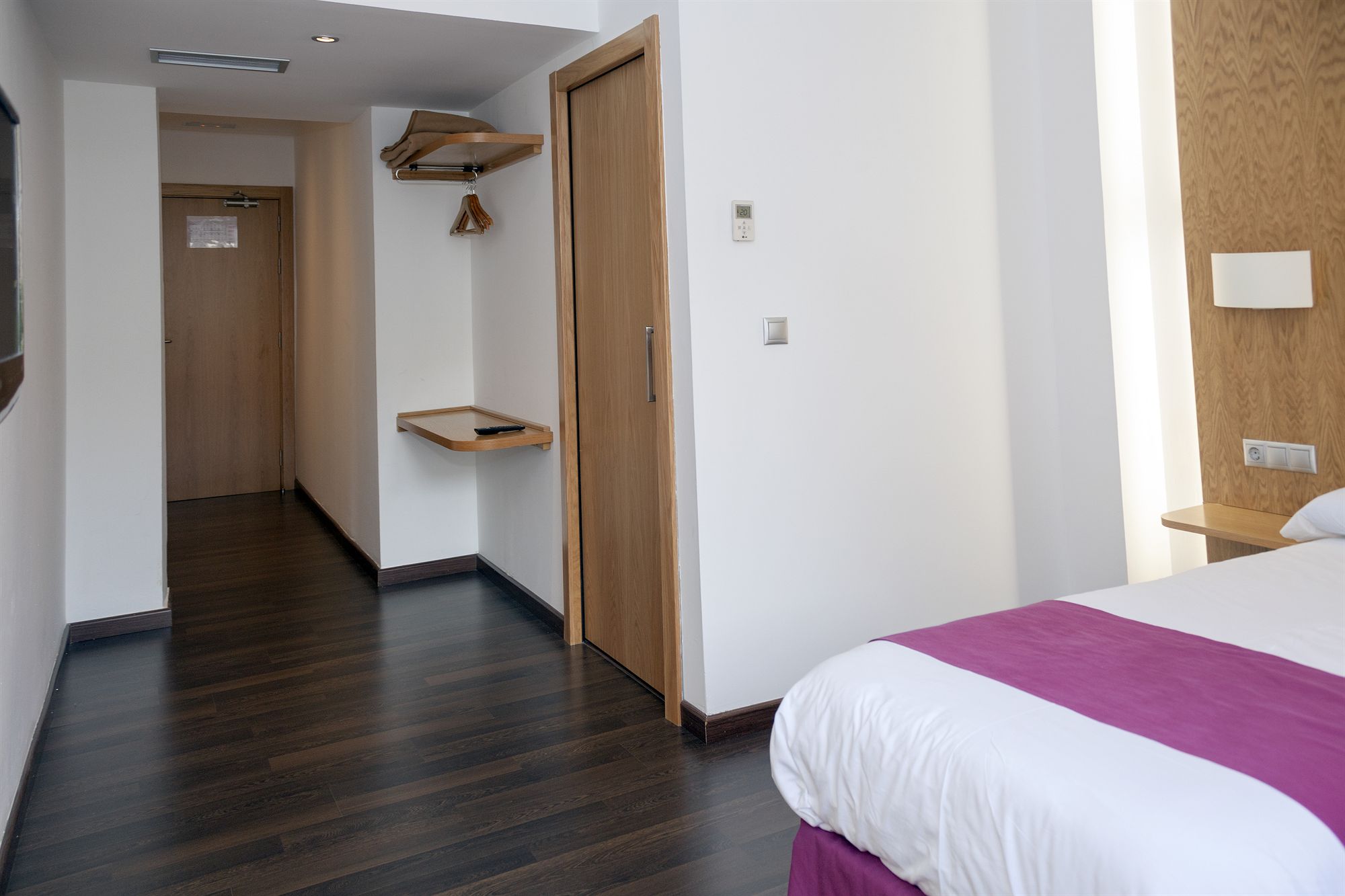 Фото Hotel Jatorrena