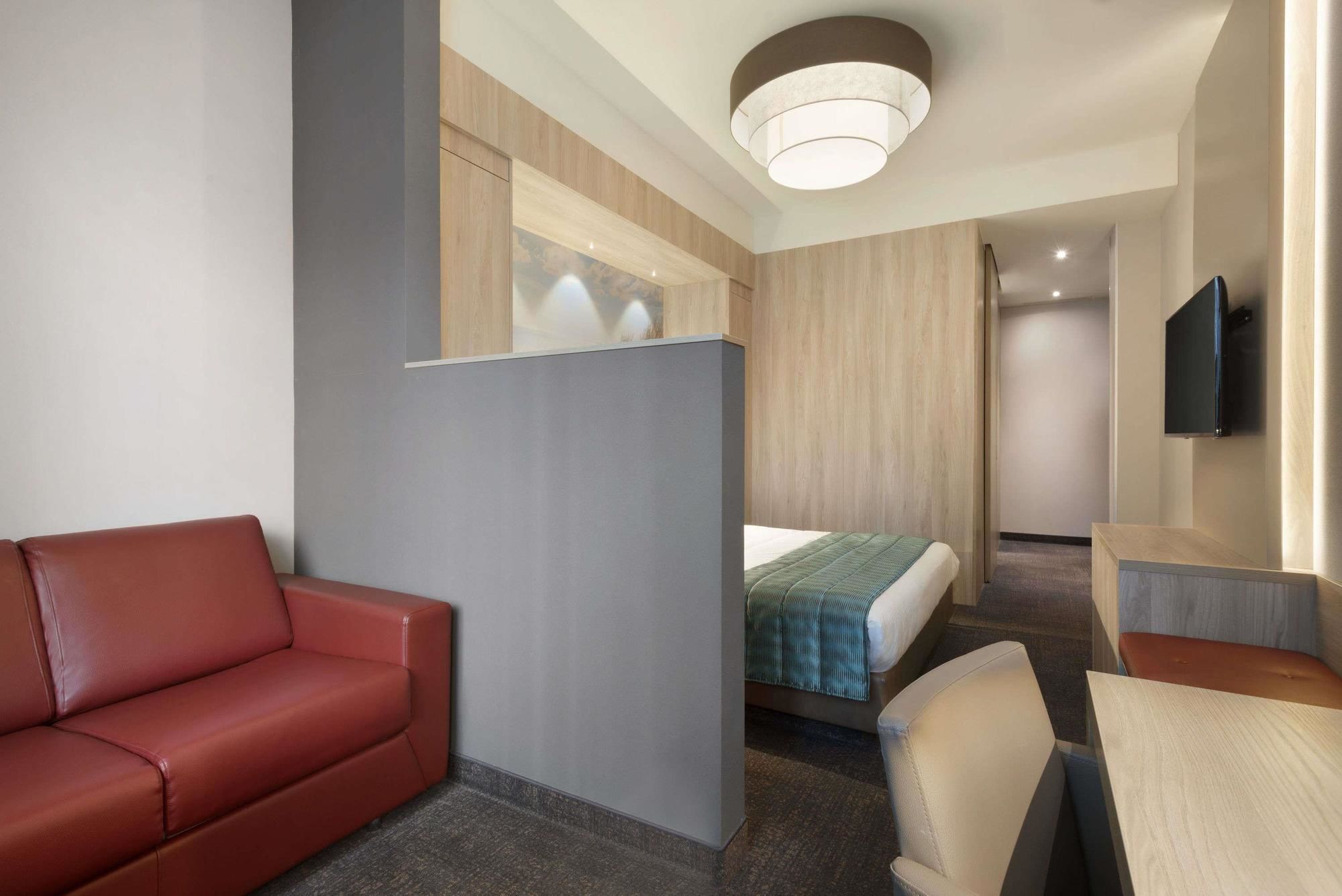 Фото Ramada by Wyndham The Hague Scheveningen