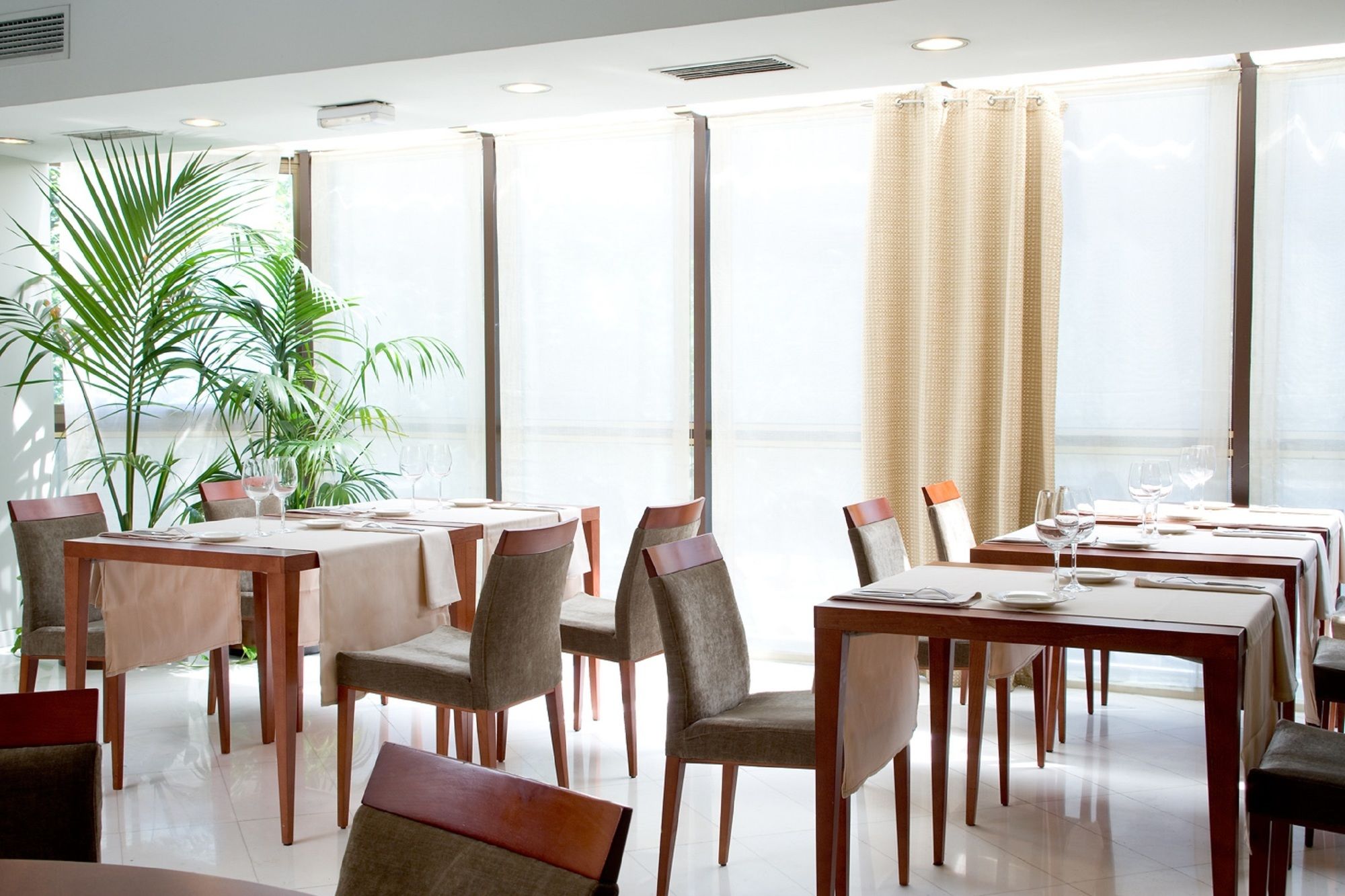 Фото Nh Lleida Pirineos