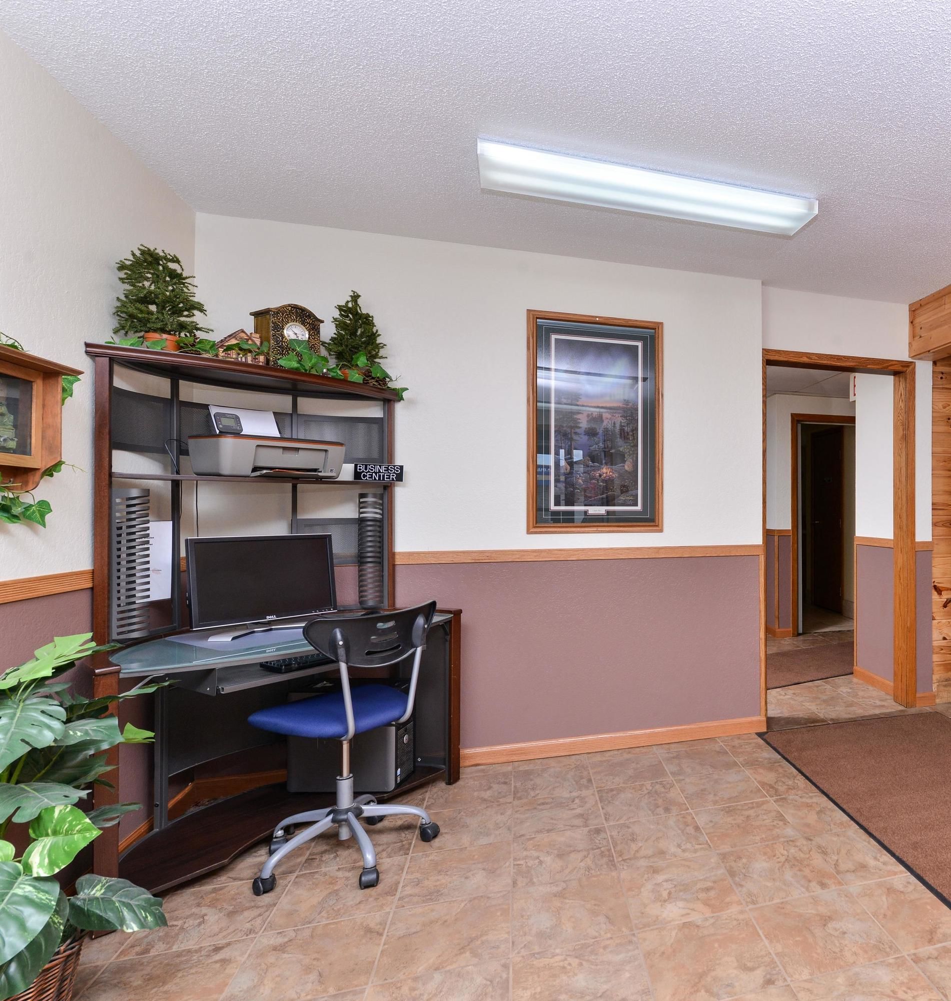 Фото Americas Best Value Inn and Suites Detroit Lakes