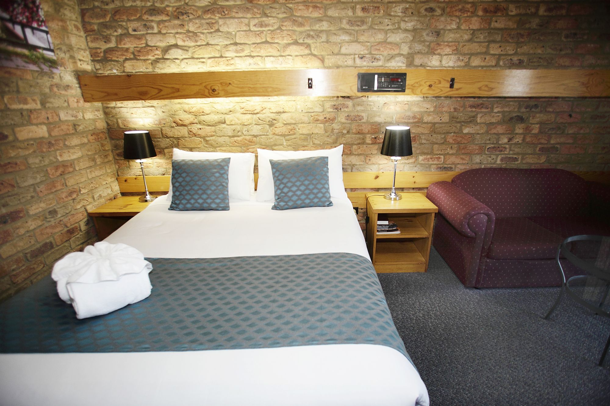 Фото The Settlement Historic Hotel