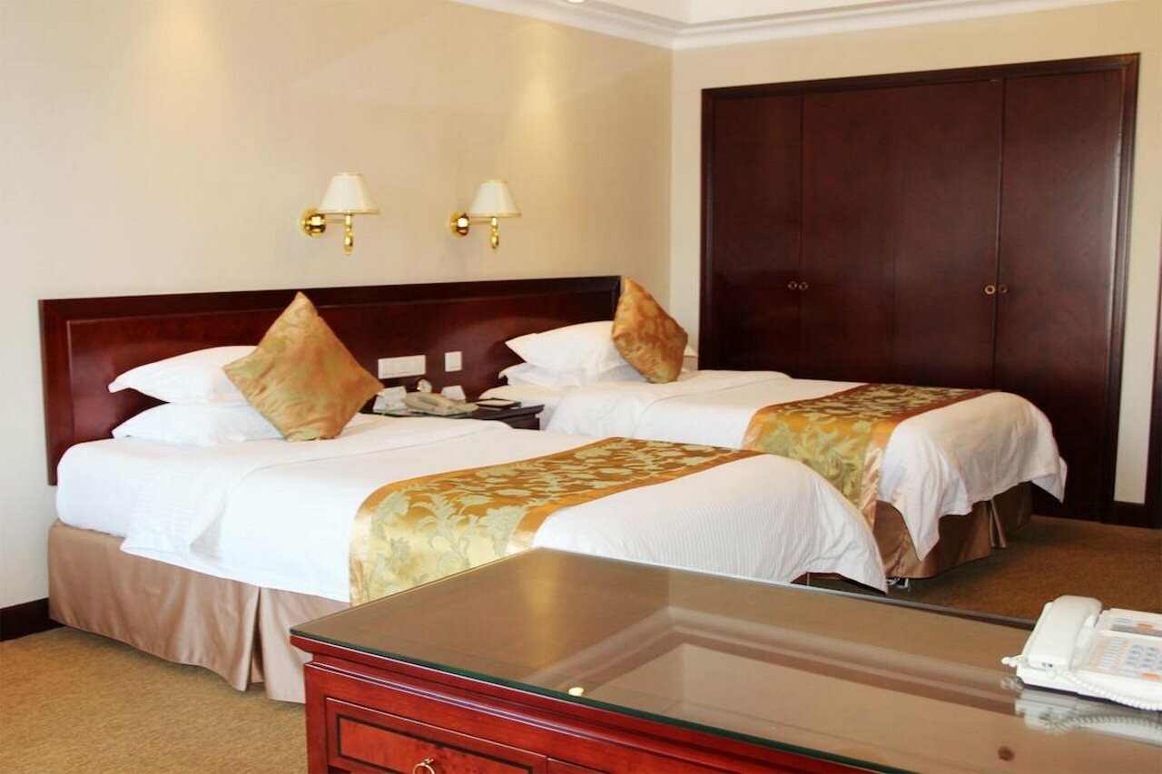 Фото Oriental Riverside Bund View Hotel