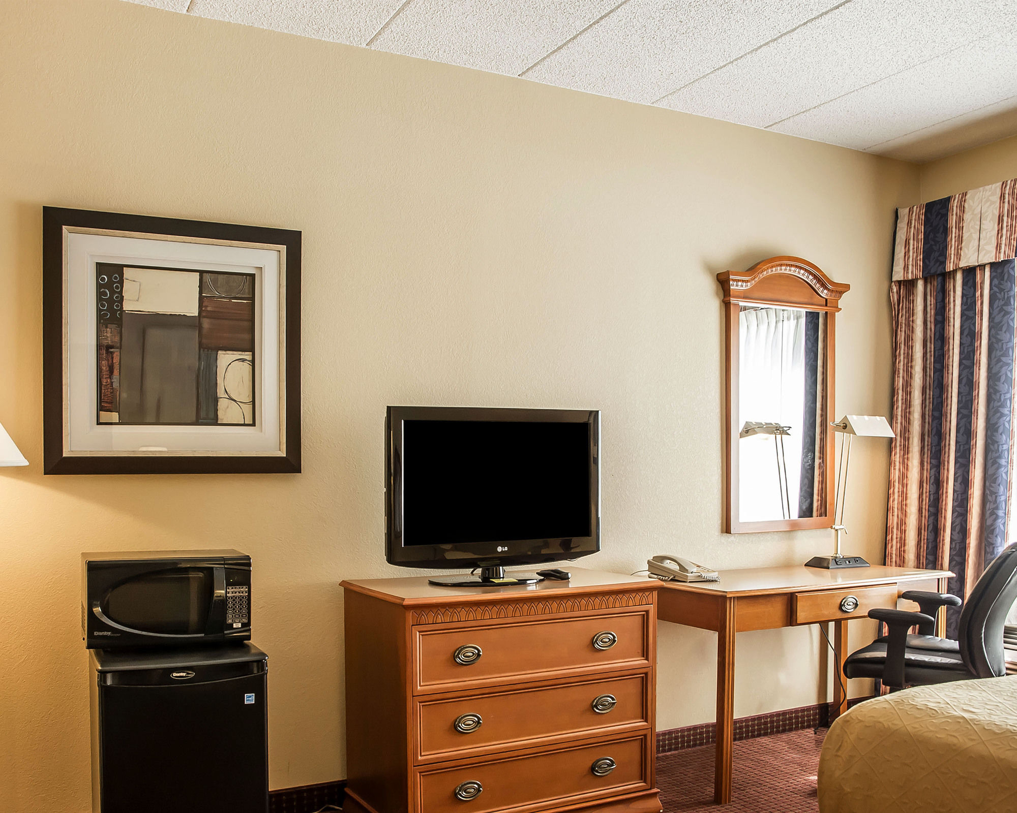 Фото Quality Inn & Suites Cvg Airport