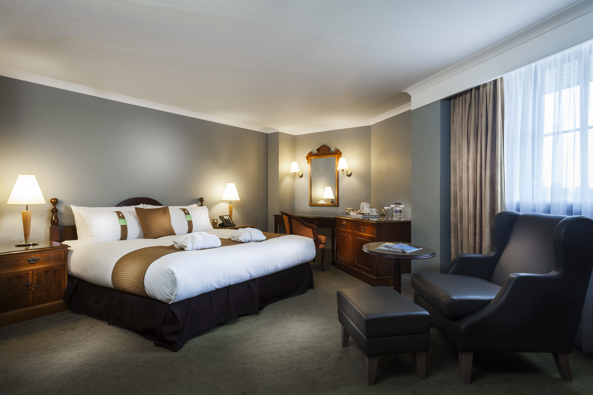 Фото Holiday Inn London - Sutton, an Ihg Hotel