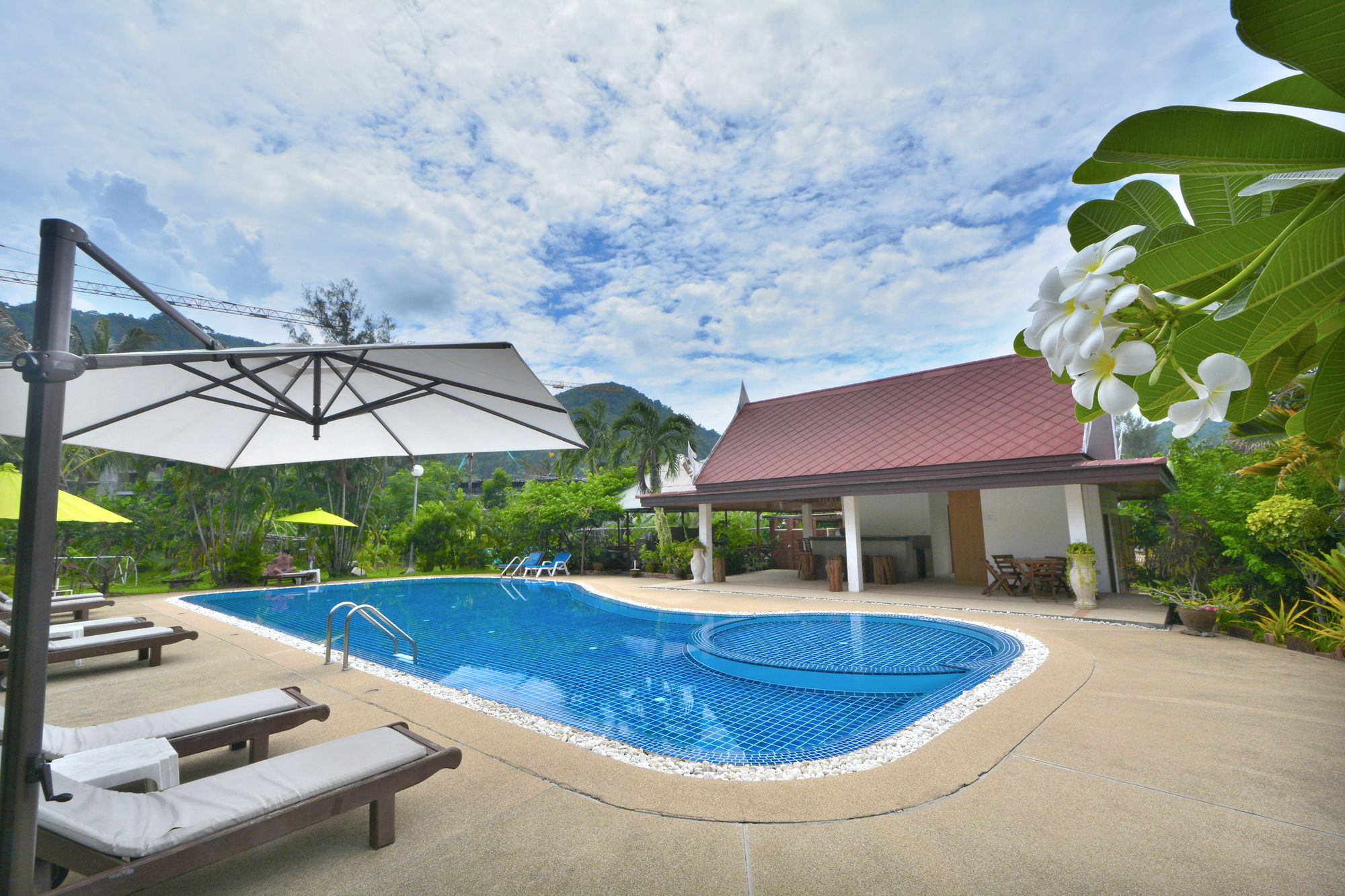 Фото отеля 2