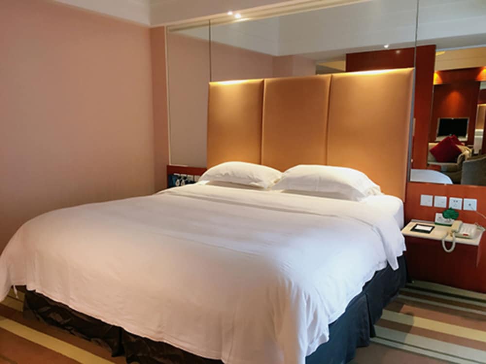 Фото Bayshore Hotel Dalian