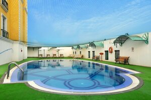 Гостиница The Residency Towers