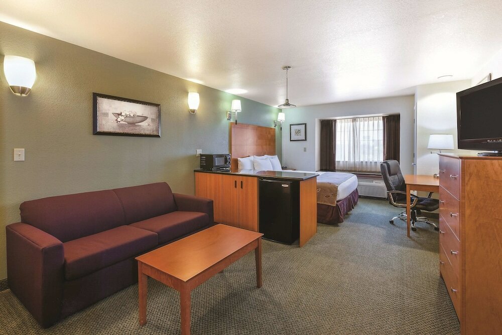 Фото La Quinta Inn & Suites by Wyndham Tulare