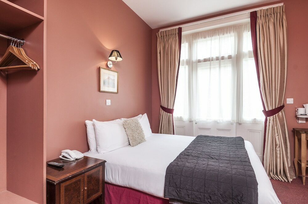 Фото Coronation Hotel