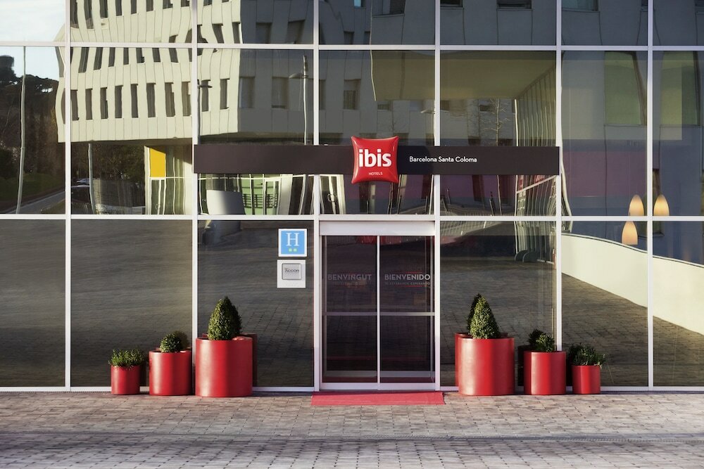 Фото Ibis Barcelona Santa Coloma