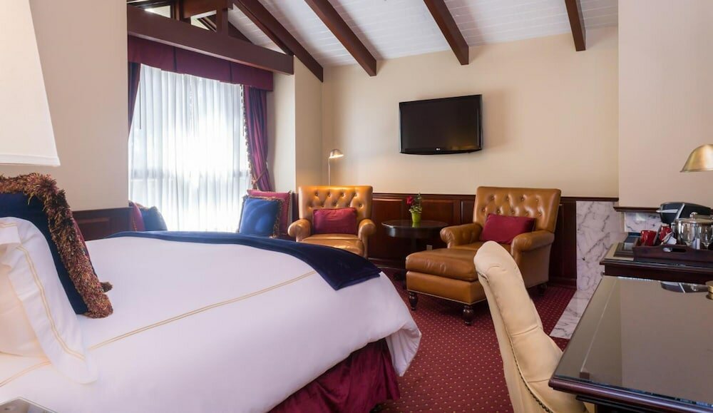 Фото Carriage House Inn