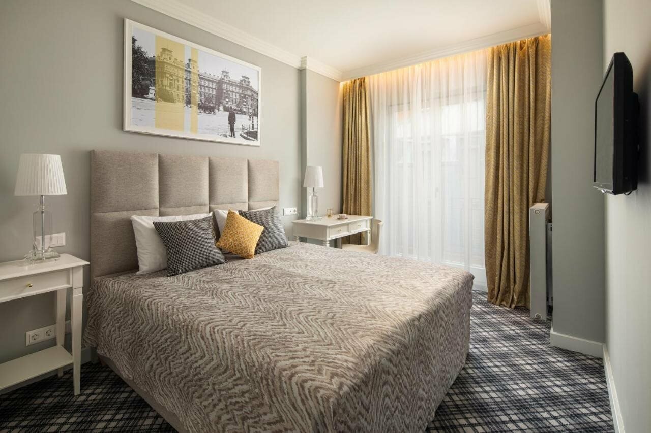 Фото Mamaison Residence Izabella Budapest