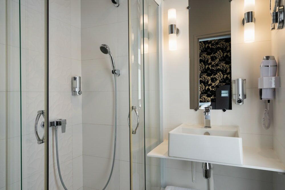 Фото Hotel Voltaire Opera Nantes Centre