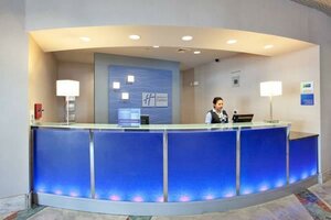Гостиница Holiday Inn Express Hotel & Suites Norfolk Airport