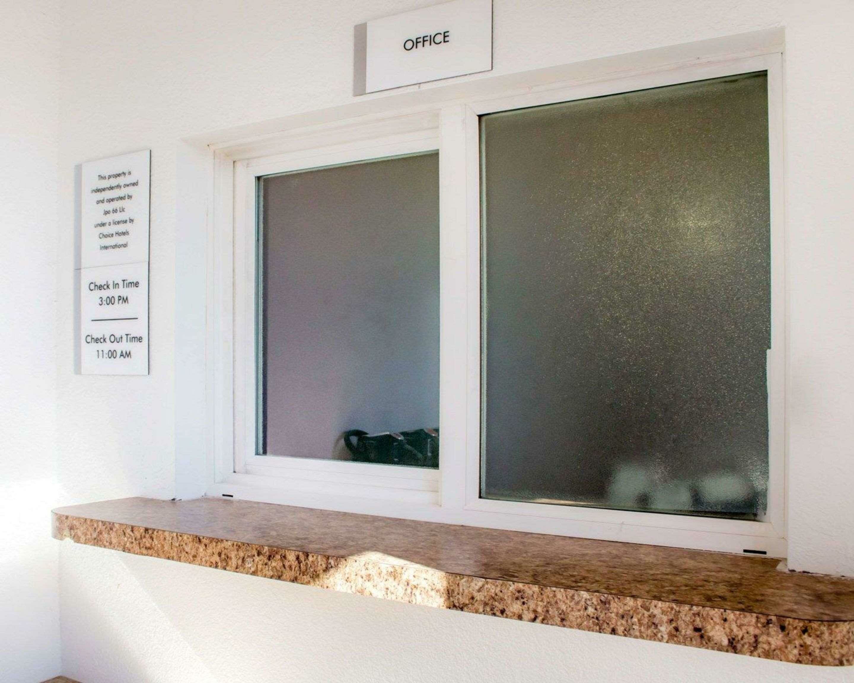 Фото Rodeway Inn Old Town Scottsdale