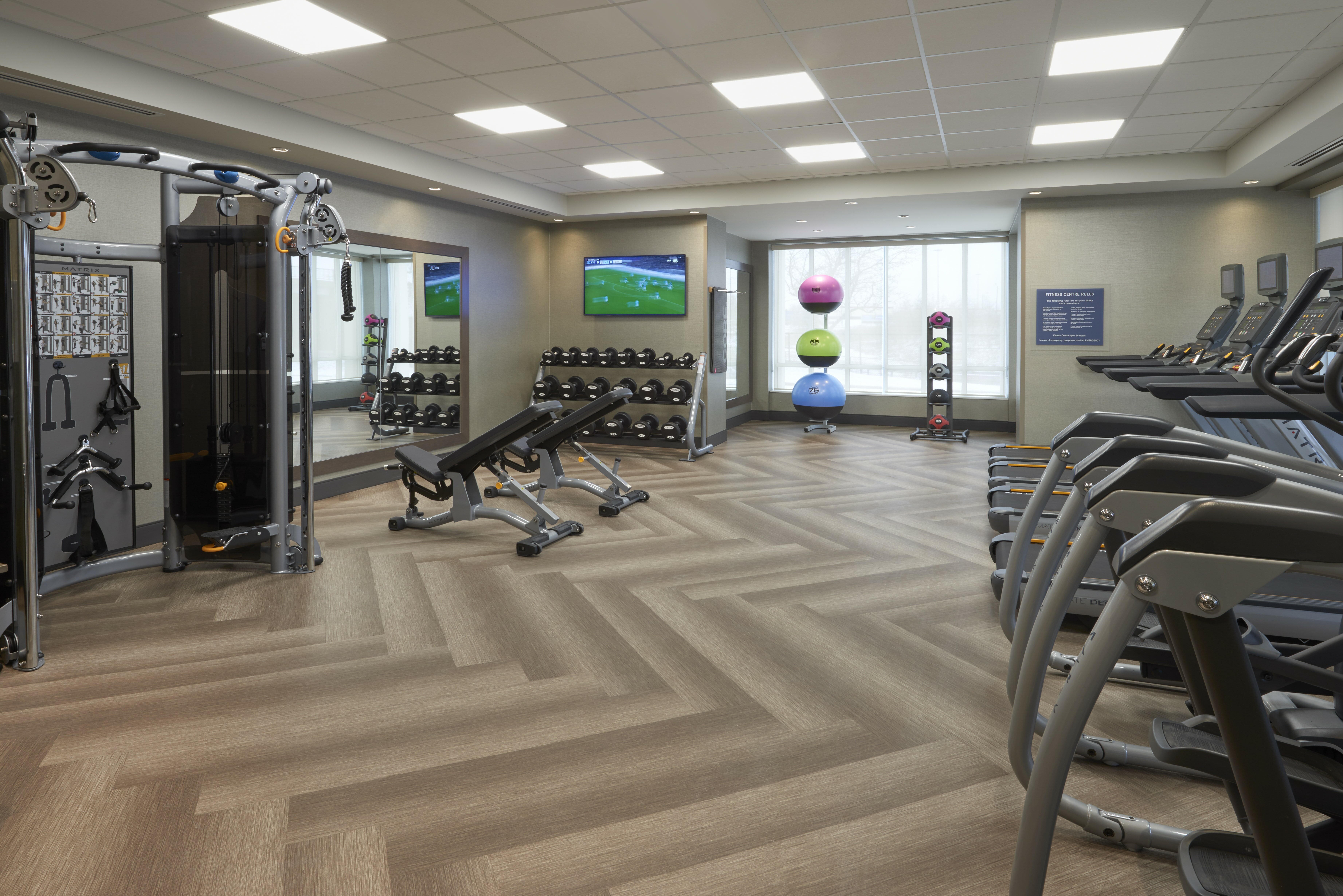 Фото Four Points by Sheraton Toronto Airport East