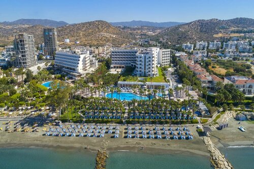 Внешний вид отеля GrandResort в Парекклисии, фото 4