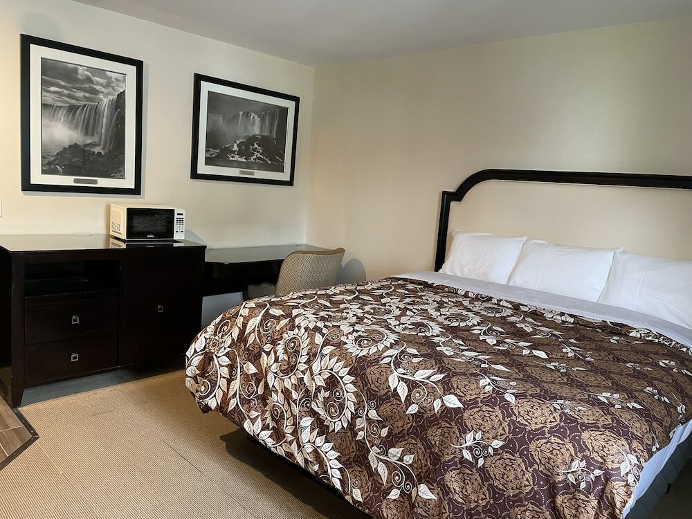 Фото Big Bird Inn Wawa, SureStay Collection by Best Western