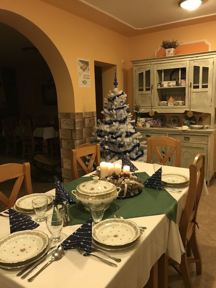 Фото Petit Normandi Bistro & Panzió