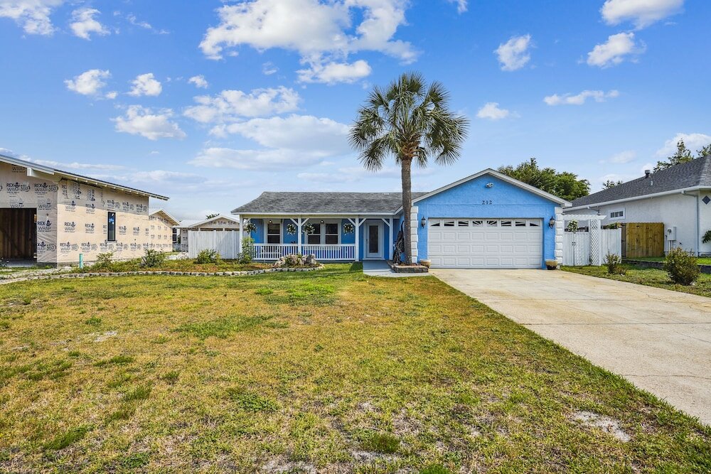 Фото Memory Float by Book That Condo