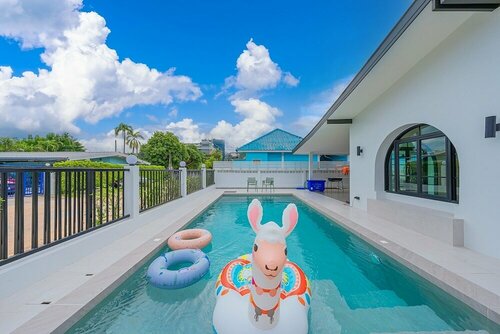Гостиница The 38 Pool Villas Pattaya в Паттайе