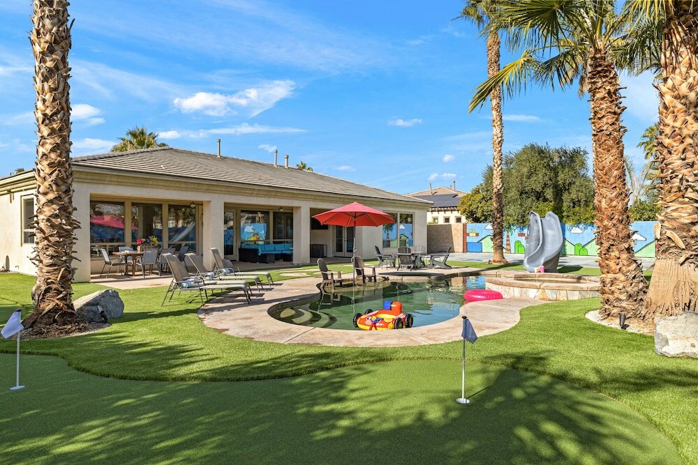 Фото Super Mario Hideout Desert Dream