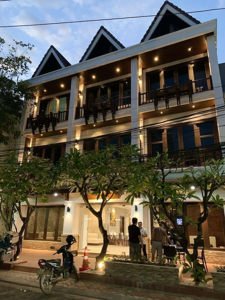 Фото Vongkhamsene Boutique Hotel