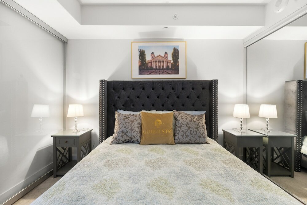 Фото Апарт-отель Globalstay Burano Condos in Downtown Toronto