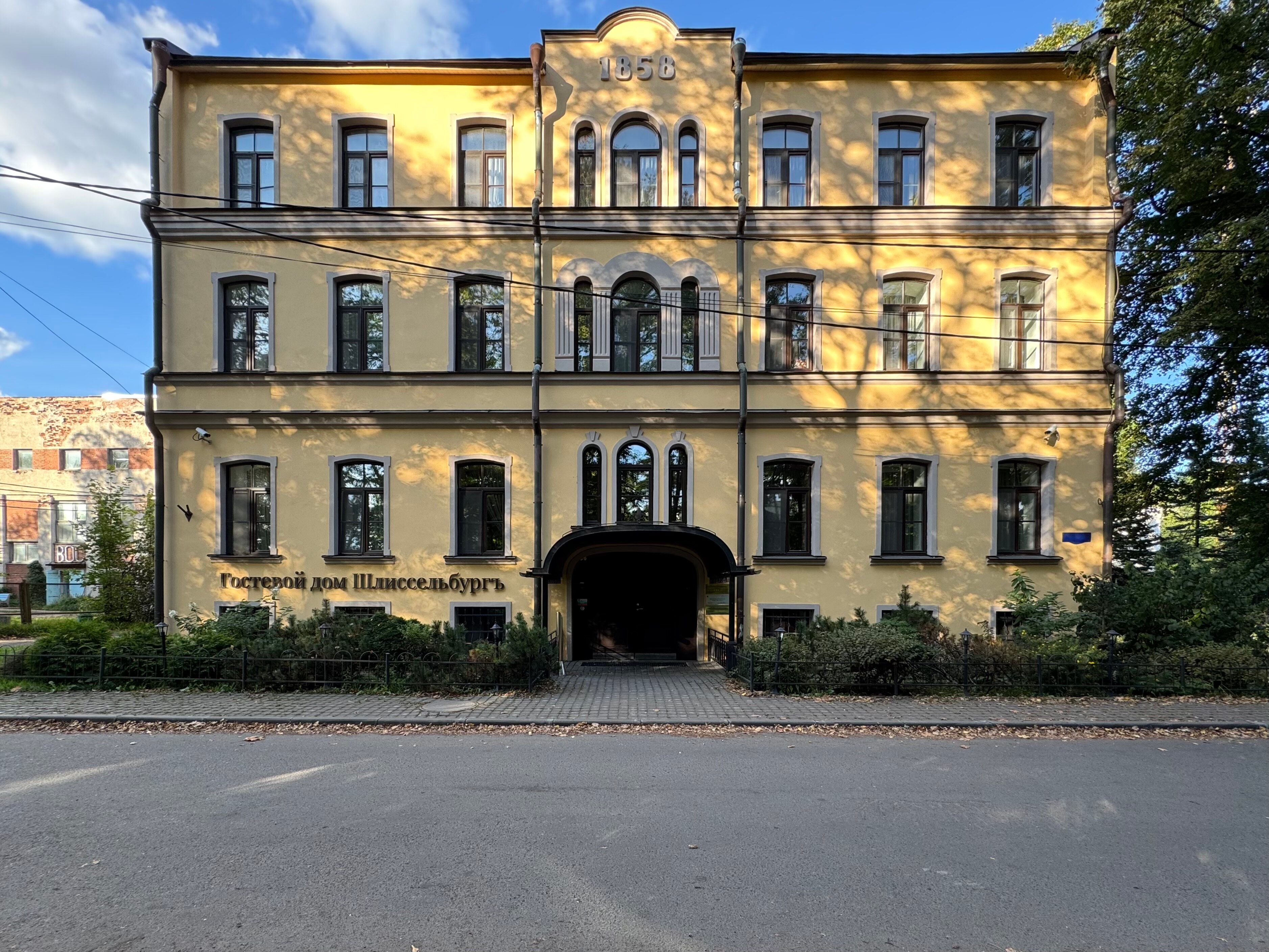 Фото отеля 1