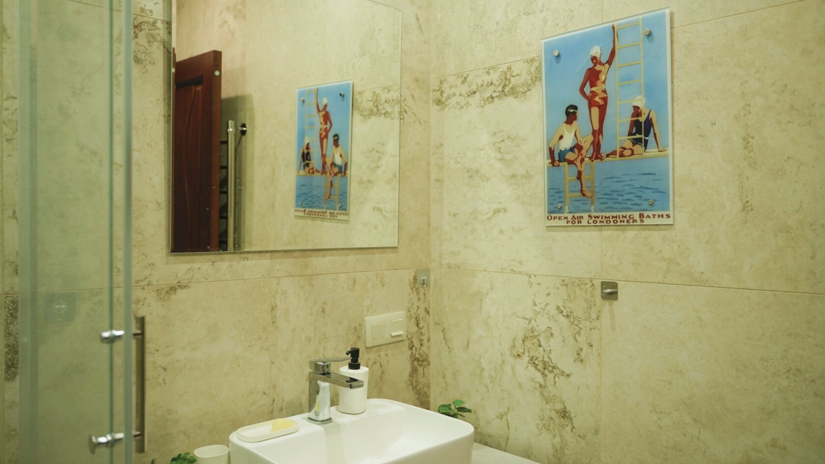 Фото Tony Wake Светлый