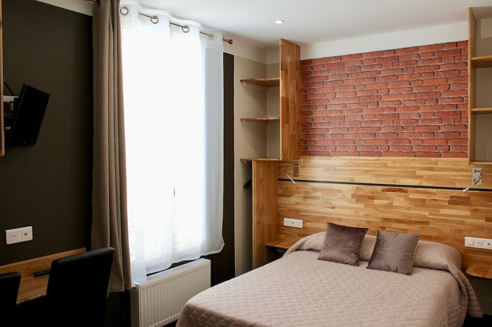 Фото Hôtel des Pyrénées