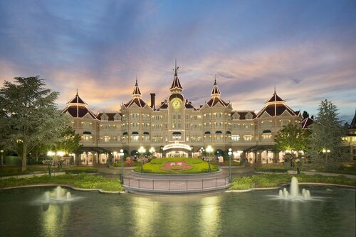 Гостиница Disneyland Hotel в Мо