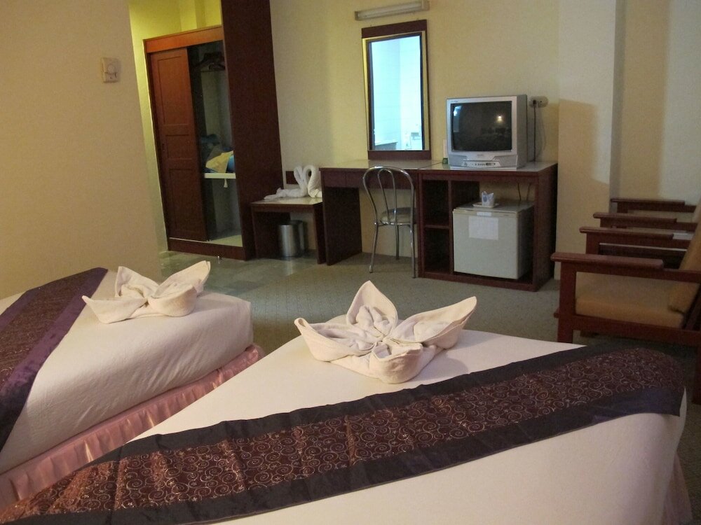 Фото Chumphon Palace Hotel