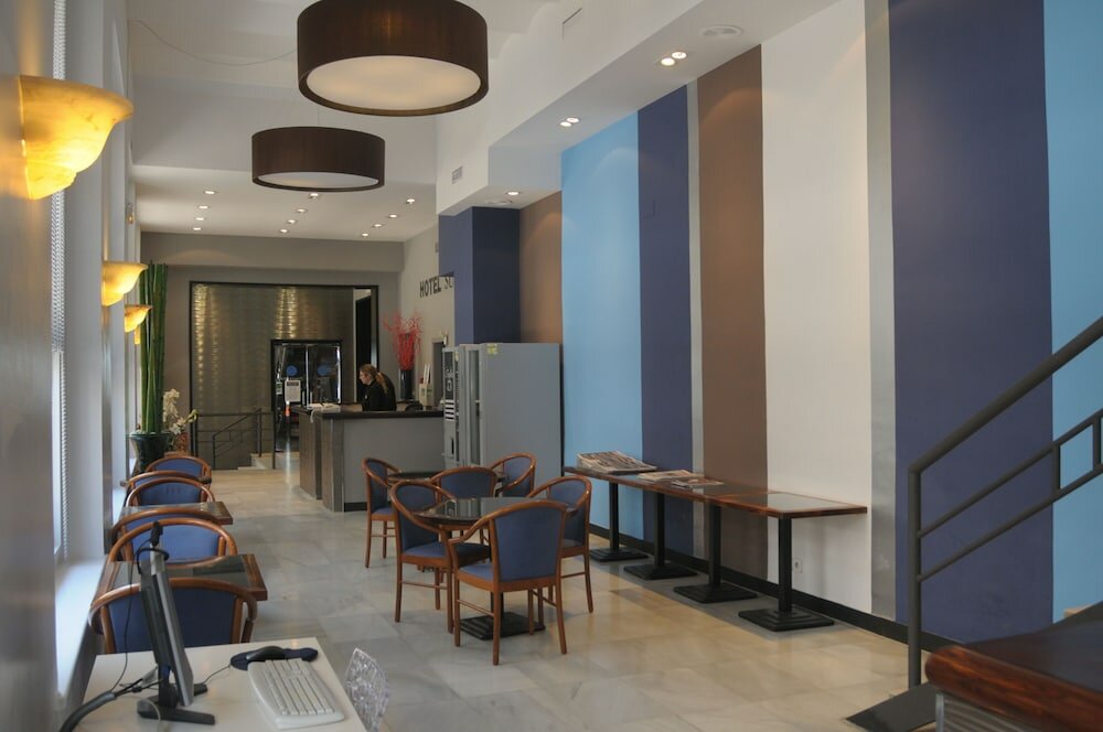 Фото Hotel Subur